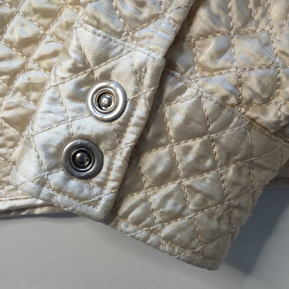 Vintage Women's  Quilted Satin Jacket I.E Relaxed size Medium - Picture 6 of 12
